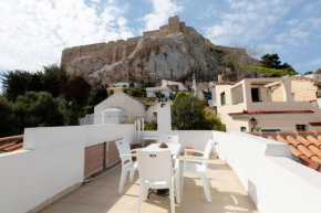 In the shadow of Acropolis
